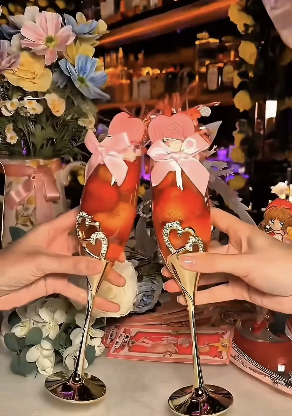 Salud Taipei 漂亮美莓調酒,雙杯粉色蝴蝶結與愛心造型完整呈現